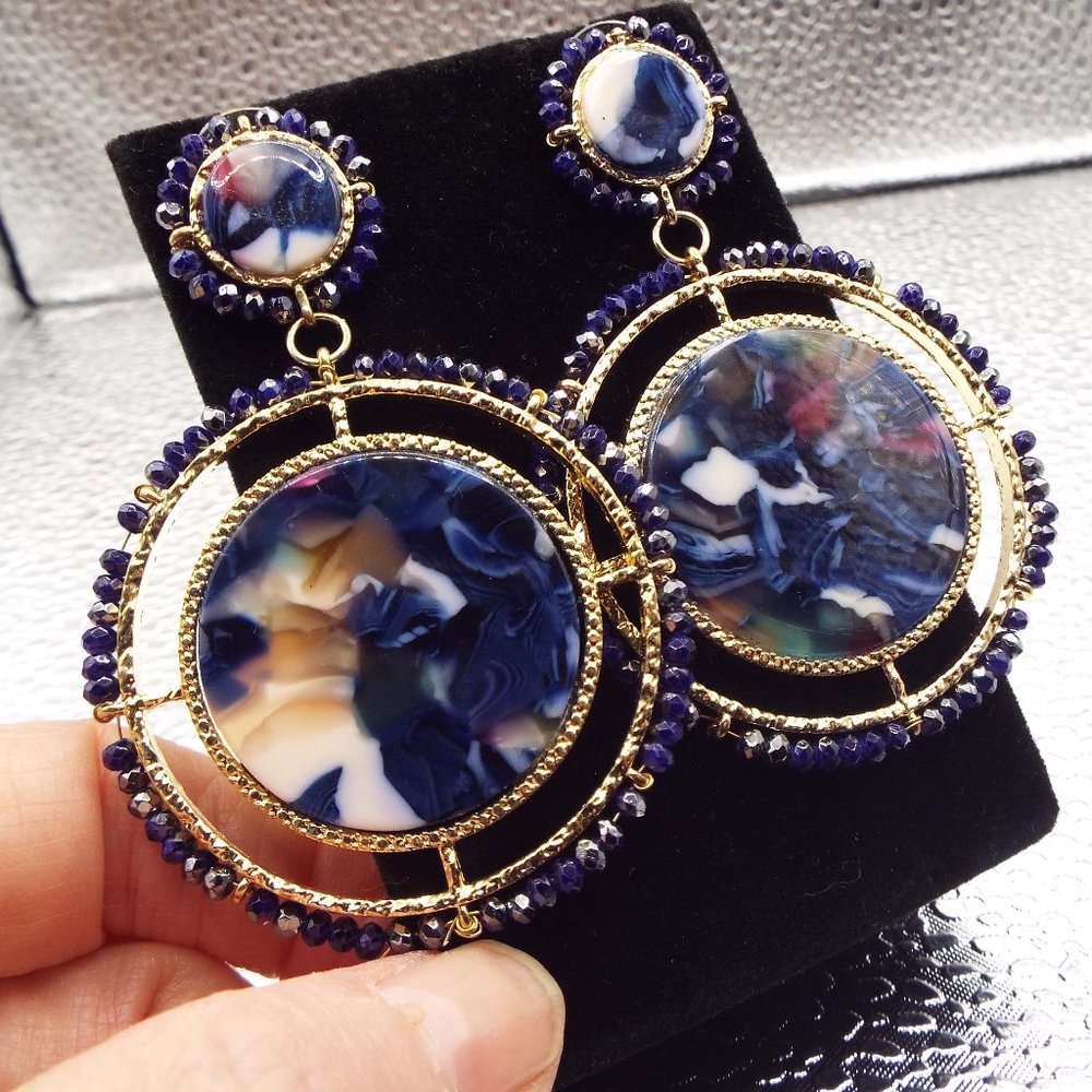 BLUE TORTOISE SHELL LUCITE CIRCLES & SEED BEAD LONG EARRINGS